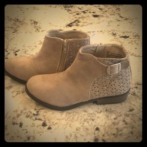 Cynthia Rowley girls tan shoes